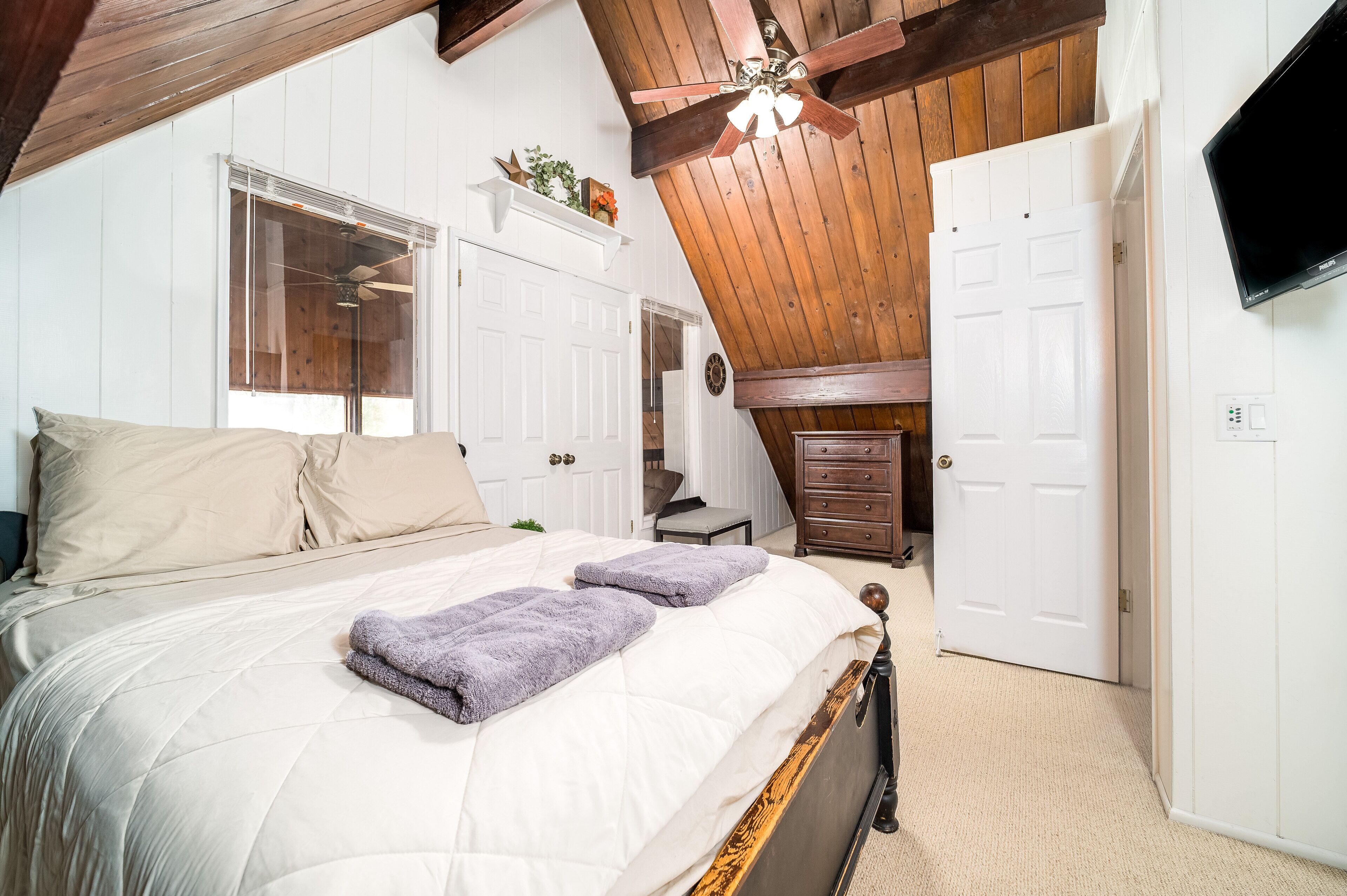 4 Schlafzimmer, Schreibtisch, Bügeleisen/Bügelbrett, kostenloses WLAN