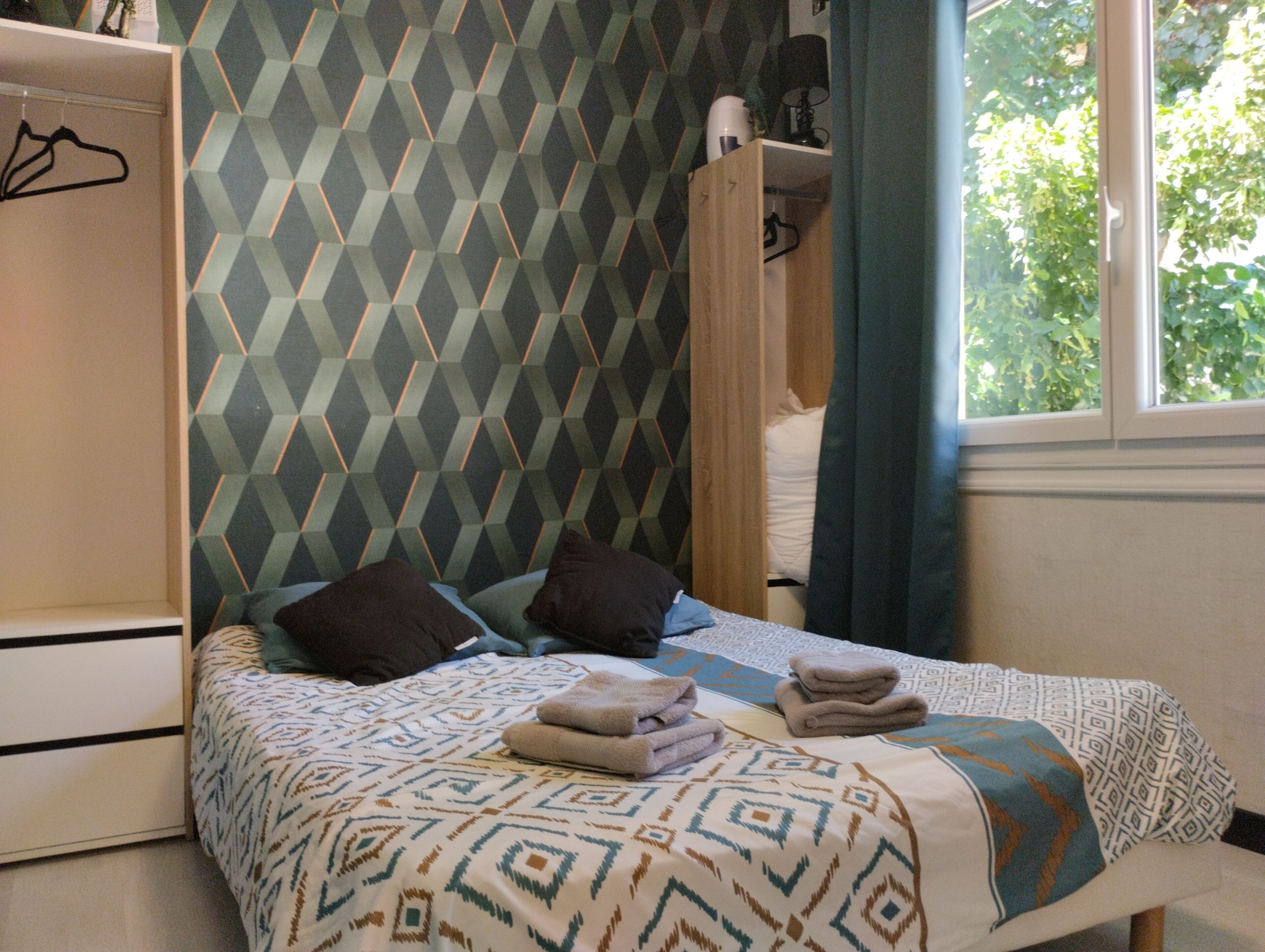 2 chambres, bureau, fer et planche à repasser, Wi-Fi gratuit