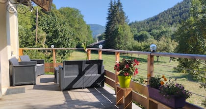 Renovated "La dépendance" a stone's throw from Meyrueis ideal setting for up to 7 people