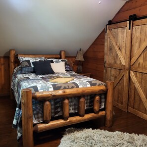 3 bedrooms, iron/ironing board, travel crib, free WiFi