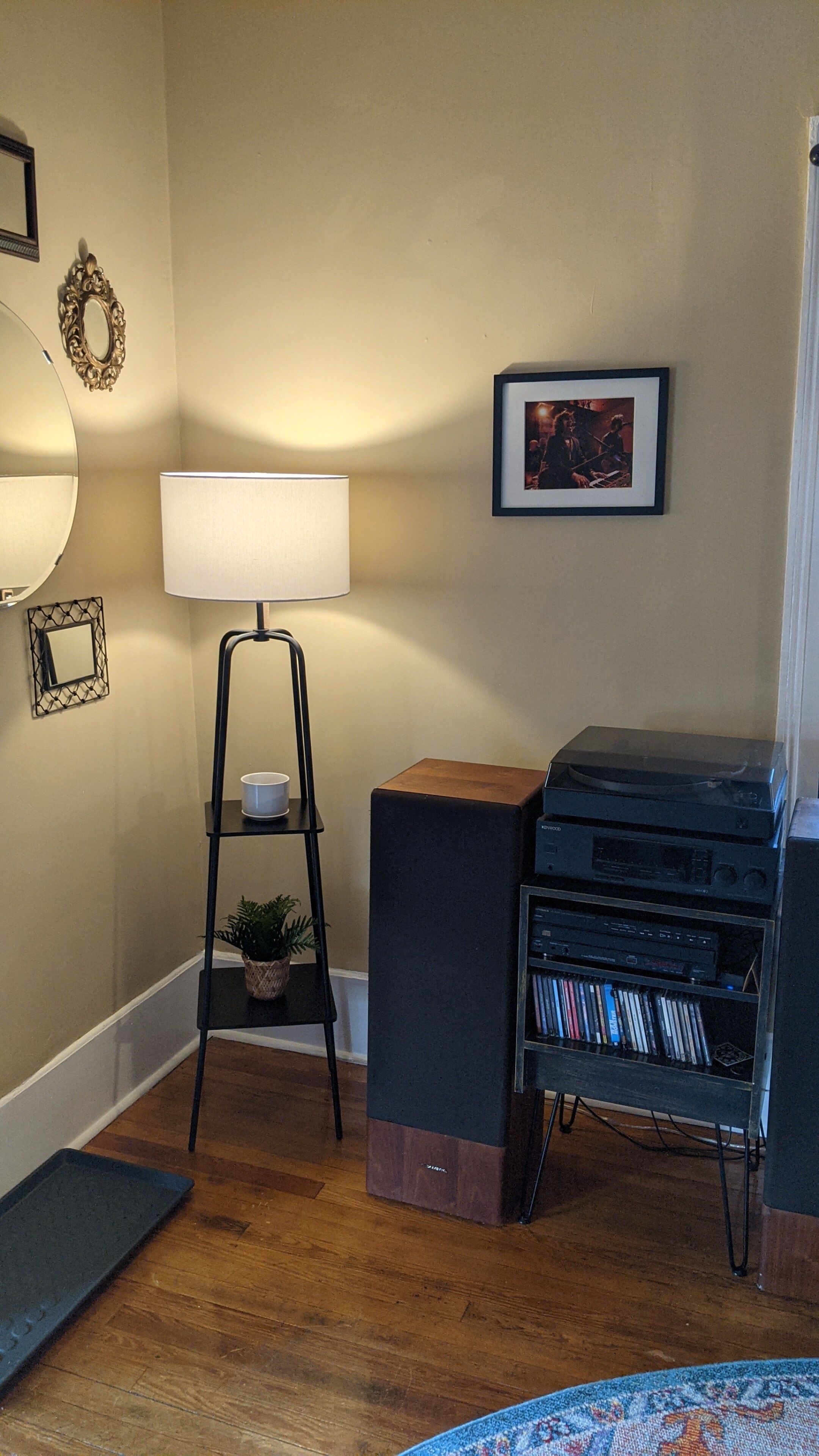 🌞 Cheerful Eclectic Bungalow in 🐕 Dog Friendly Neighborhood -NO PET FEES