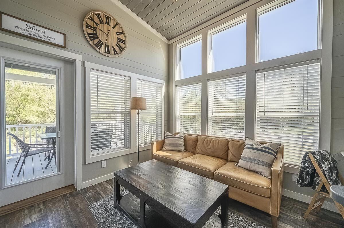 Creekside Tiny Home - Fall Retreat w/ Hot Tub Access - 10 Minutes to Blue Ridge