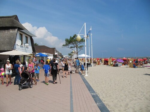 Ostseeperle Modernly furnished with swimming pool 