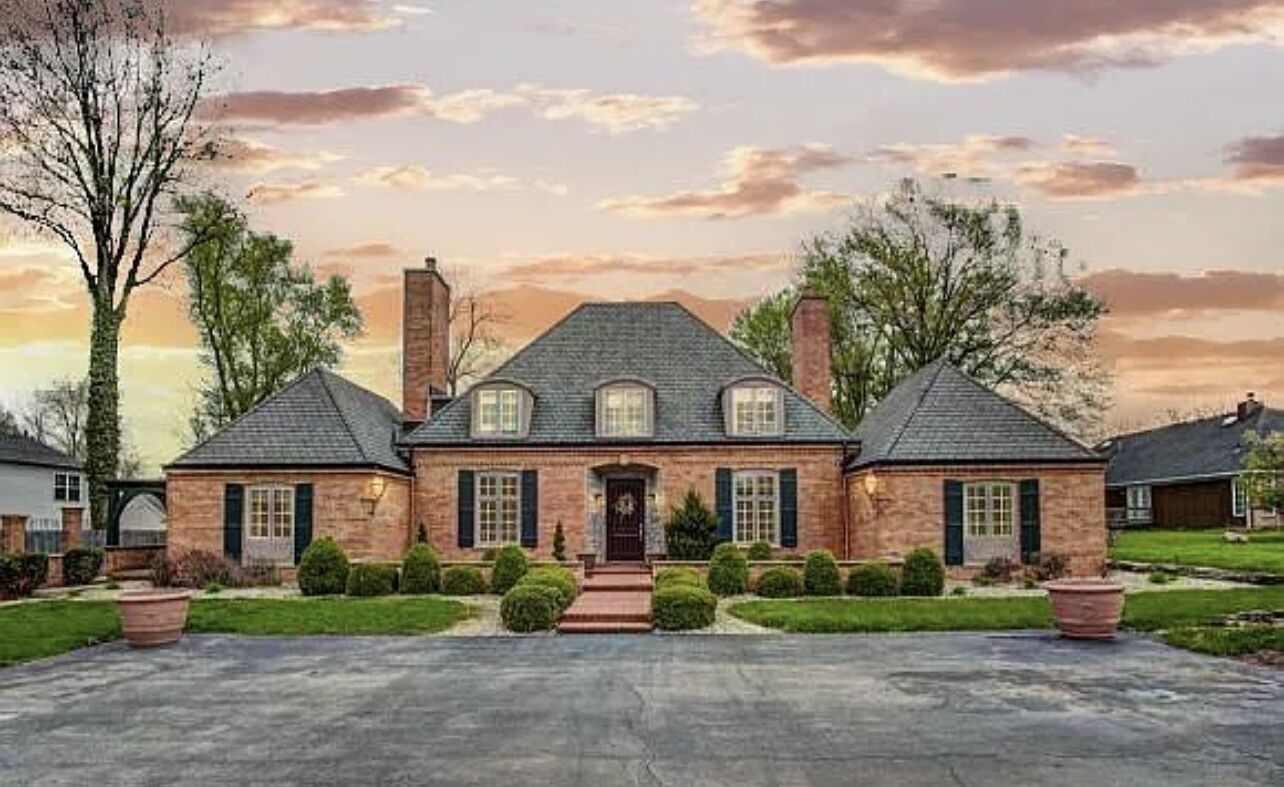 Remodeled french country château suites, in a park like setting.