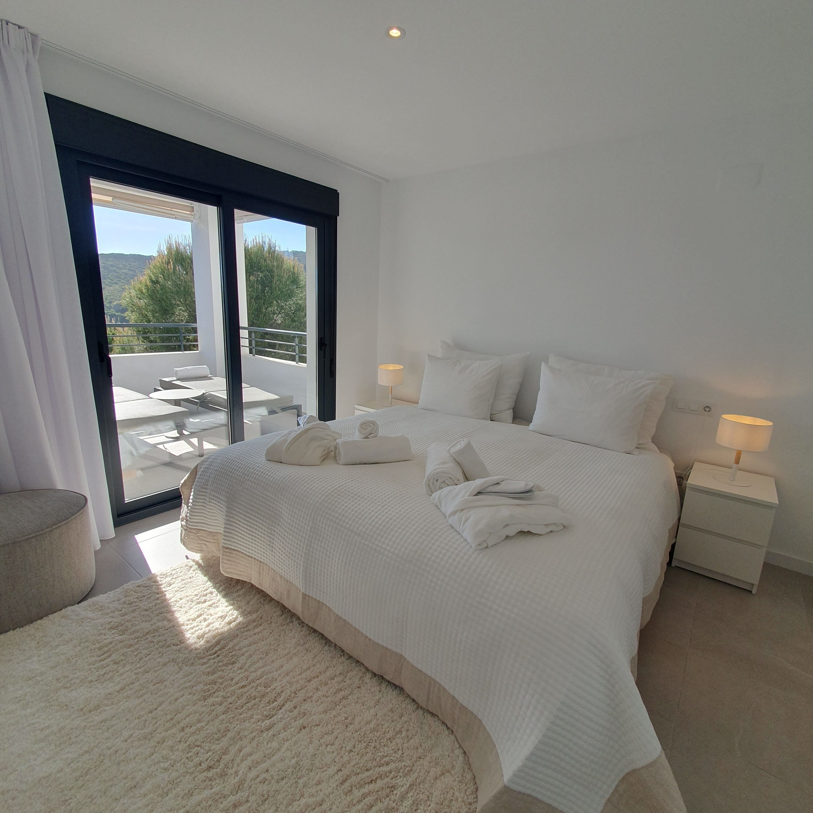 New Golf Apartment with Stunning Views in Casares Costa Golf, Finca Cortesin