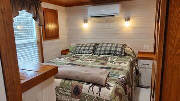 1 slaapkamer, een strijkplank/strijkijzer, gratis wifi, beddengoed