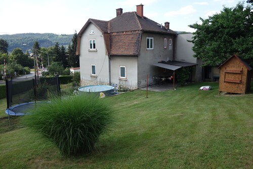 Family apartment near the center with a terrace and barbecue