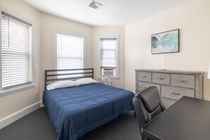 3 Schlafzimmer, Schreibtisch, BĂŒgeleisen/BĂŒgelbrett, kostenloses WLAN