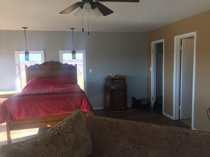 7 bedrooms, WiFi - HASIENDA STYLE. ENTIRE HOME DIVIDED INTO 4 PRIVATE APARTMENTS (Shallowater)