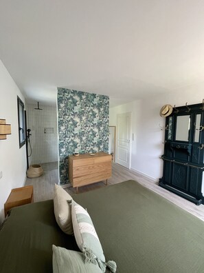 5 chambres, fer et planche à repasser, Wi-Fi gratuit, draps fournis