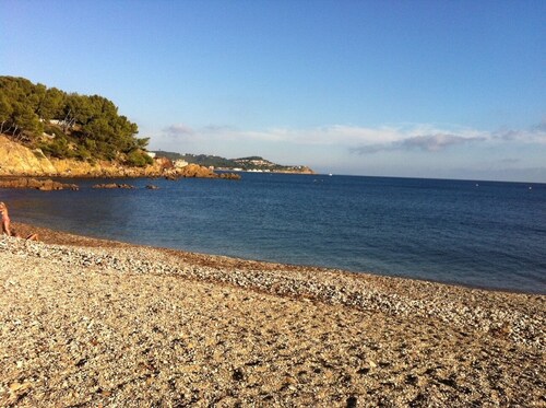 Large family home in a pine forest 2 minutes' walk from La Verne beach