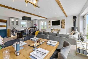 Restaurant - NEW Luxury Barn With Hot Tub Nr Skipton, Yorkshire (Keighley)