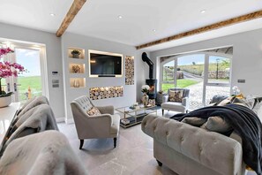Living room - NEW Luxury Barn With Hot Tub Nr Skipton, Yorkshire (Keighley)