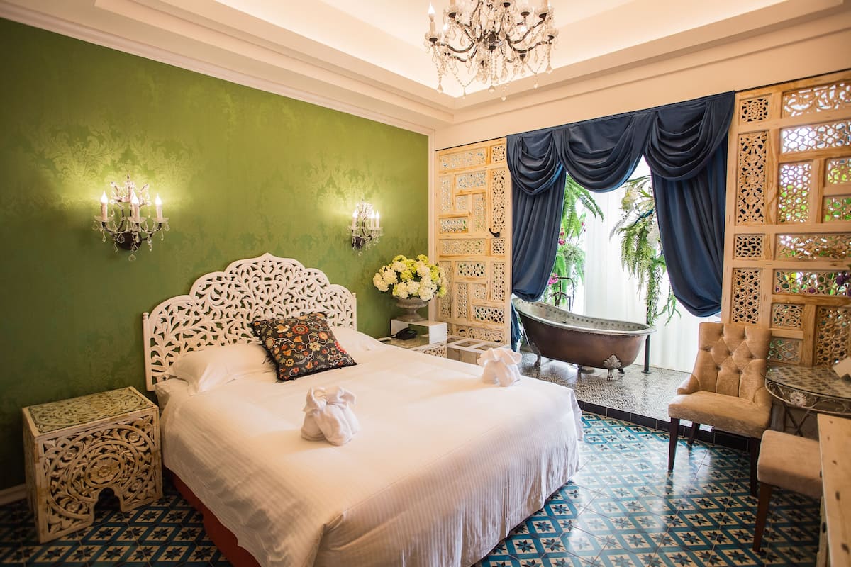 Deluxe-Zimmer, 1 Queen-Bett, Nichtraucher | Hochwertige Bettwaren, Daunenbettdecken