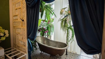 豪華客房, 1 張加大雙人床, 非吸煙房 | 浴室 | 淋浴設備、環保梳洗用品、風筒、提供毛巾