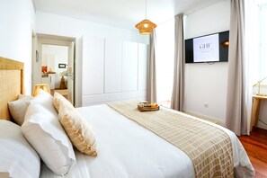 1 bedroom, in-room safe, iron/ironing board, free WiFi