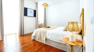 1 bedroom, in-room safe, iron/ironing board, free WiFi