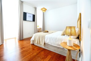 1 chambre, coffres-forts dans les chambres, fer et planche à repasser