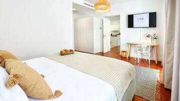 1 slaapkamer, een kluis op de kamer, een strijkplank/strijkijzer