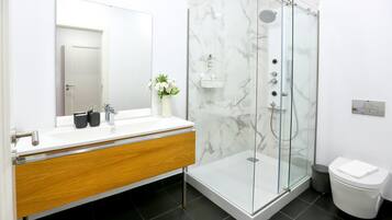 Douche, serviettes fournies