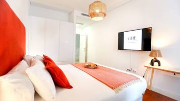 2 bedrooms, in-room safe, iron/ironing board, free WiFi