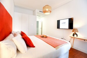 2 bedrooms, in-room safe, iron/ironing board, free WiFi - Faro Away From Home Apartment (Faro)