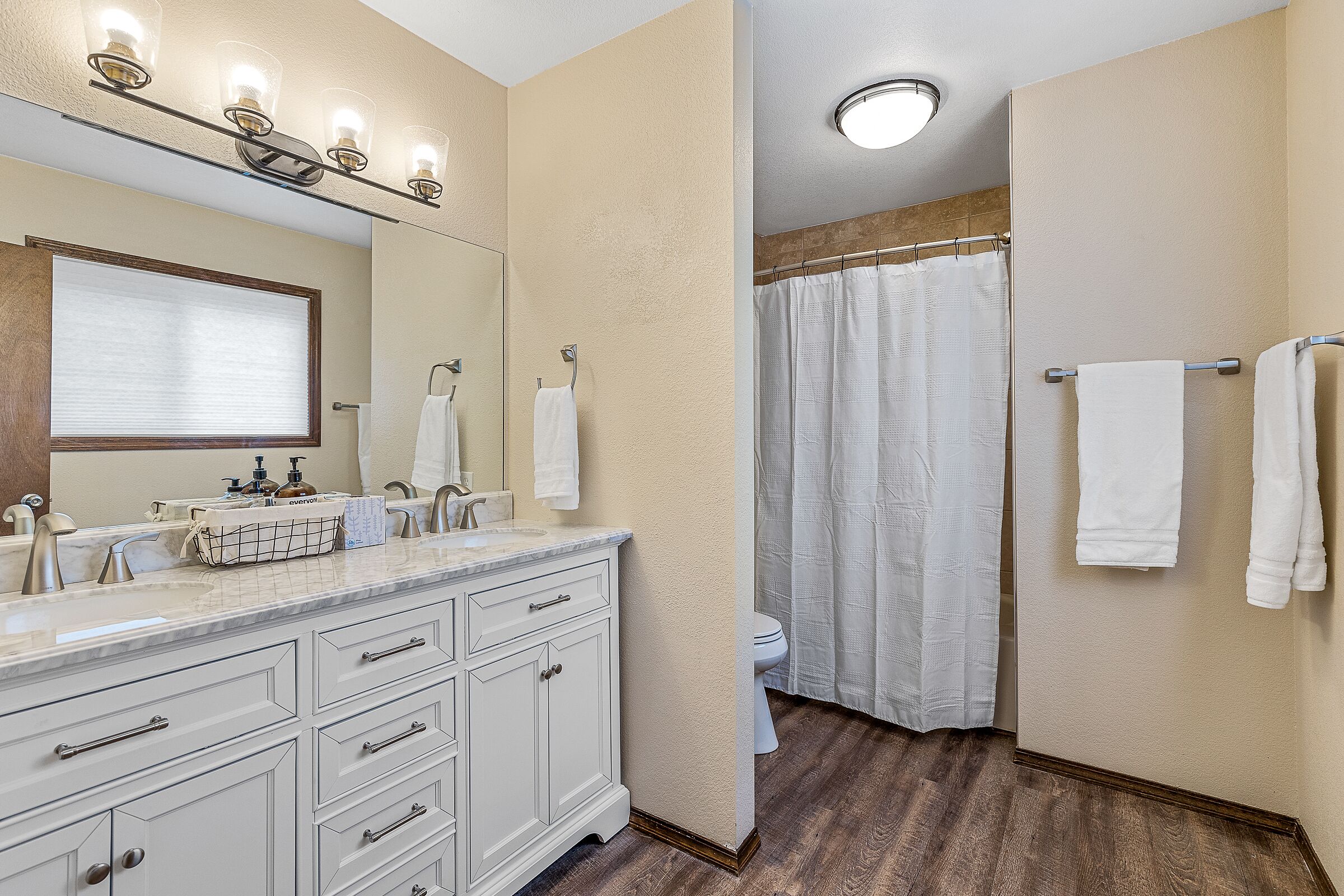 Remodeled Town Home in the Pine Trees