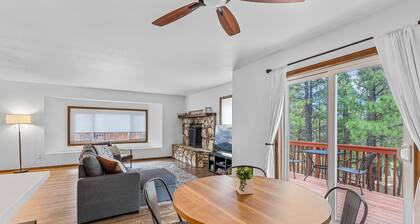 Town Home in the Pine Trees - Sleeps 5!
