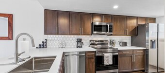 Town Home in the Pine Trees - Sleeps 5!