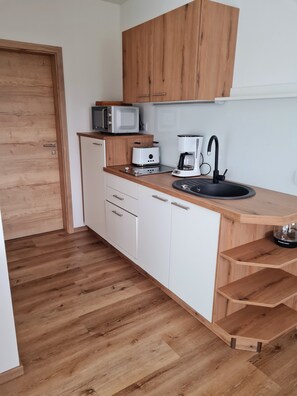 Fridge, microwave, oven, stovetop - One-room apartment Jekarie 2 (Weimar)