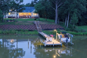Exterior - Waterfront retreat w/pool, dock & fire pit in Urbanna. BRING YOUR BOAT! (Urbanna)