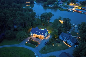 Exterior - Waterfront retreat w/pool, dock & fire pit in Urbanna. BRING YOUR BOAT! (Urbanna)