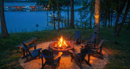 Waterfront retreat w/pool, dock & fire pit in Urbanna. BRING YOUR BOAT!