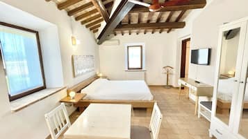 5 camere, ferro/asse da stiro, Wi-Fi gratuito, lenzuola