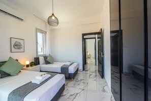 4 bedrooms, iron/ironing board, free WiFi, bed sheets
