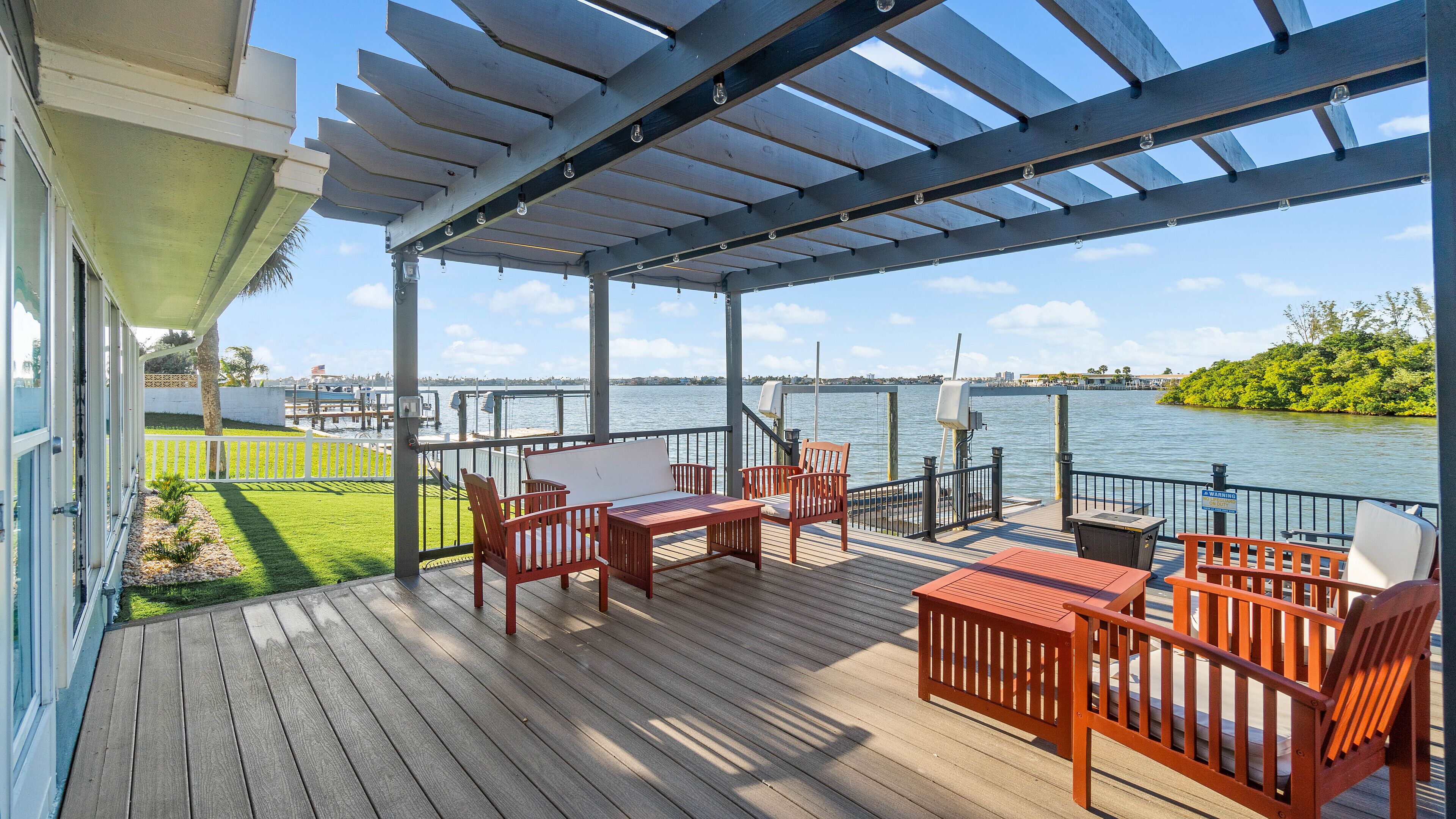 Oceanfront House with boat dock and kayak available for boat lover.