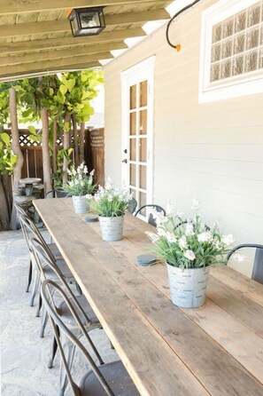 Outdoor dining - 4221 · Urban oasis in Hillcrest/Mission Hills (San Diego)