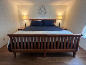 2 bedrooms, desk, free WiFi, bed sheets