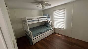 2 slaapkamers, een bureau, gratis wifi, beddengoed