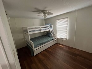 2 bedrooms, desk, free WiFi, bed sheets