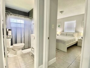 Secador de pelo y toallas