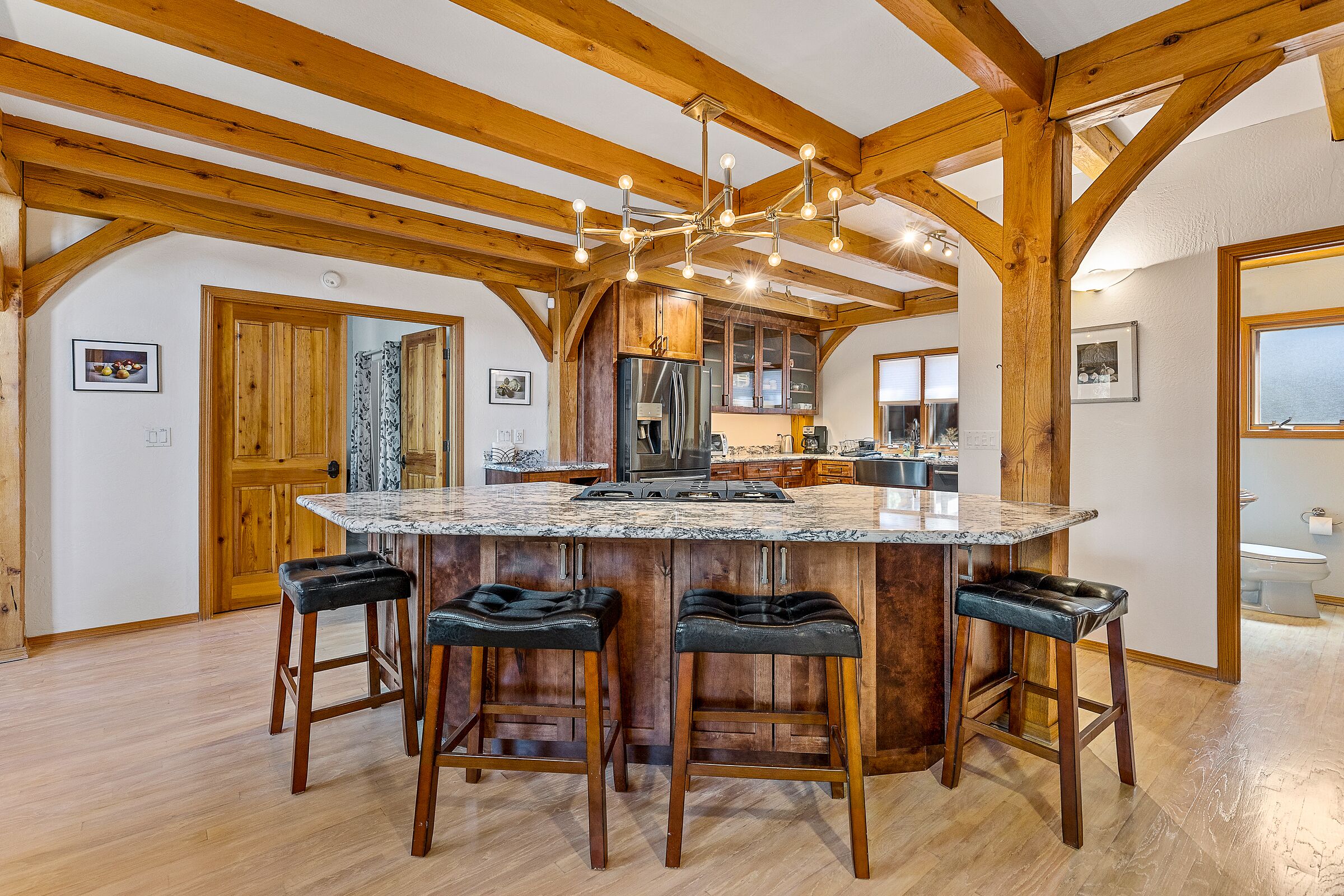 Ironwood Urban Lodge w/ Hot tub