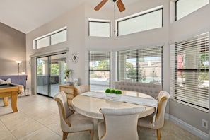 Interior - SPRAWLING MILLION DOLLAR ARROWHEAD ESTATE POOL SPA, 2 KING BEDS, STADIUM TOPGOLF (Glendale)