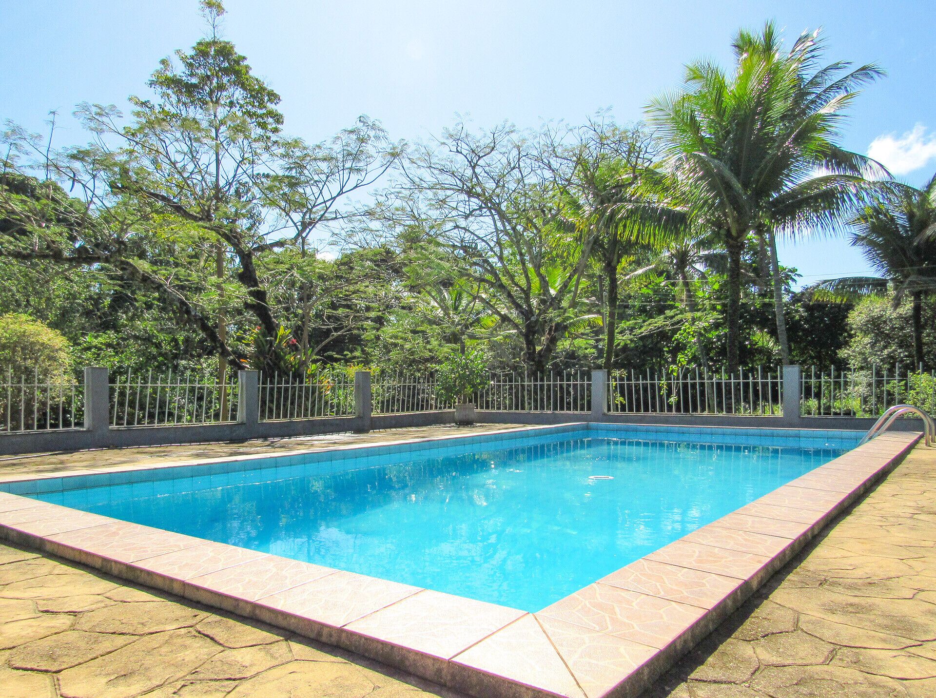 Casa de campo c piscina e churrasq em Saquarema/RJ
