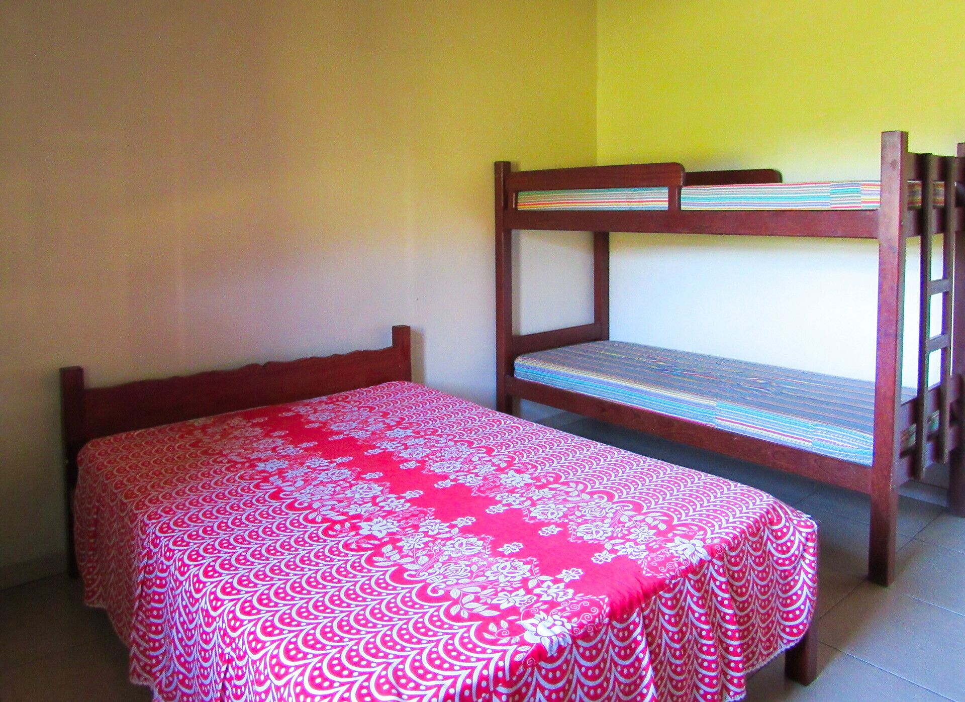 Casa de campo c piscina e churrasq em Saquarema/RJ