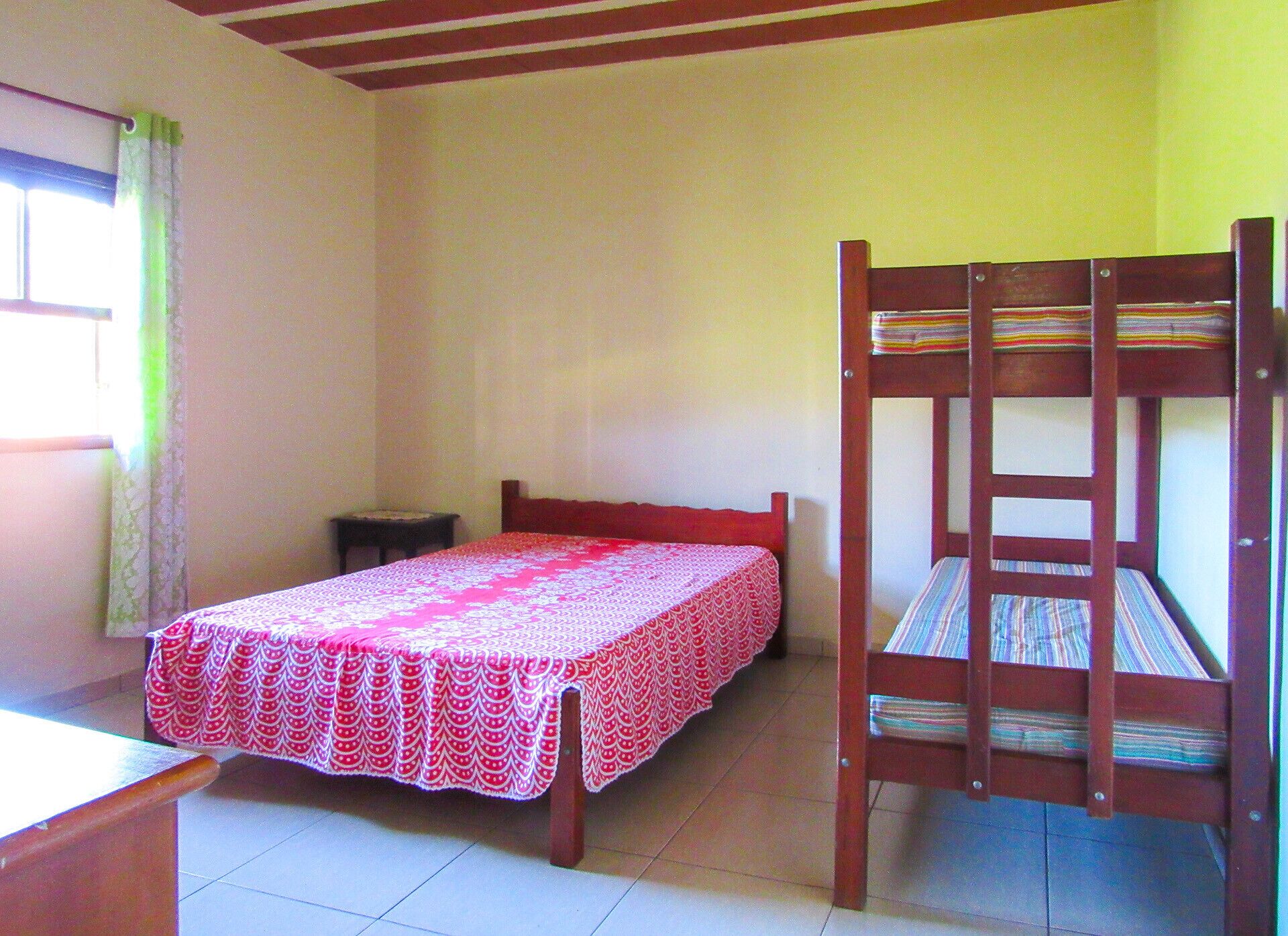 Casa de campo c piscina e churrasq em Saquarema/RJ