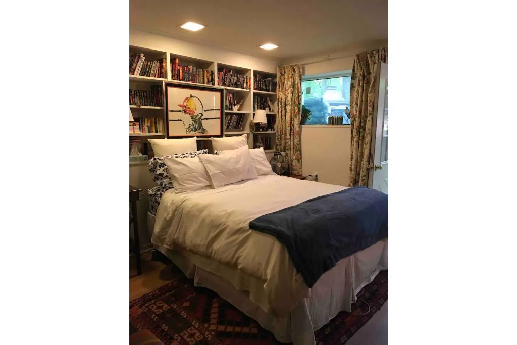 You may never want to leave hot tub & fireplace