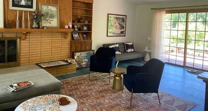 River Retreat in Mid-Modern Home in Park Setting