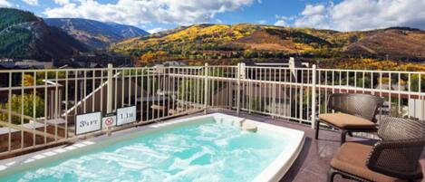 مغطس سبا خارجي