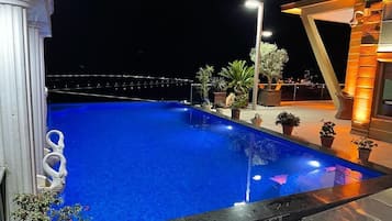 Piscina externa
